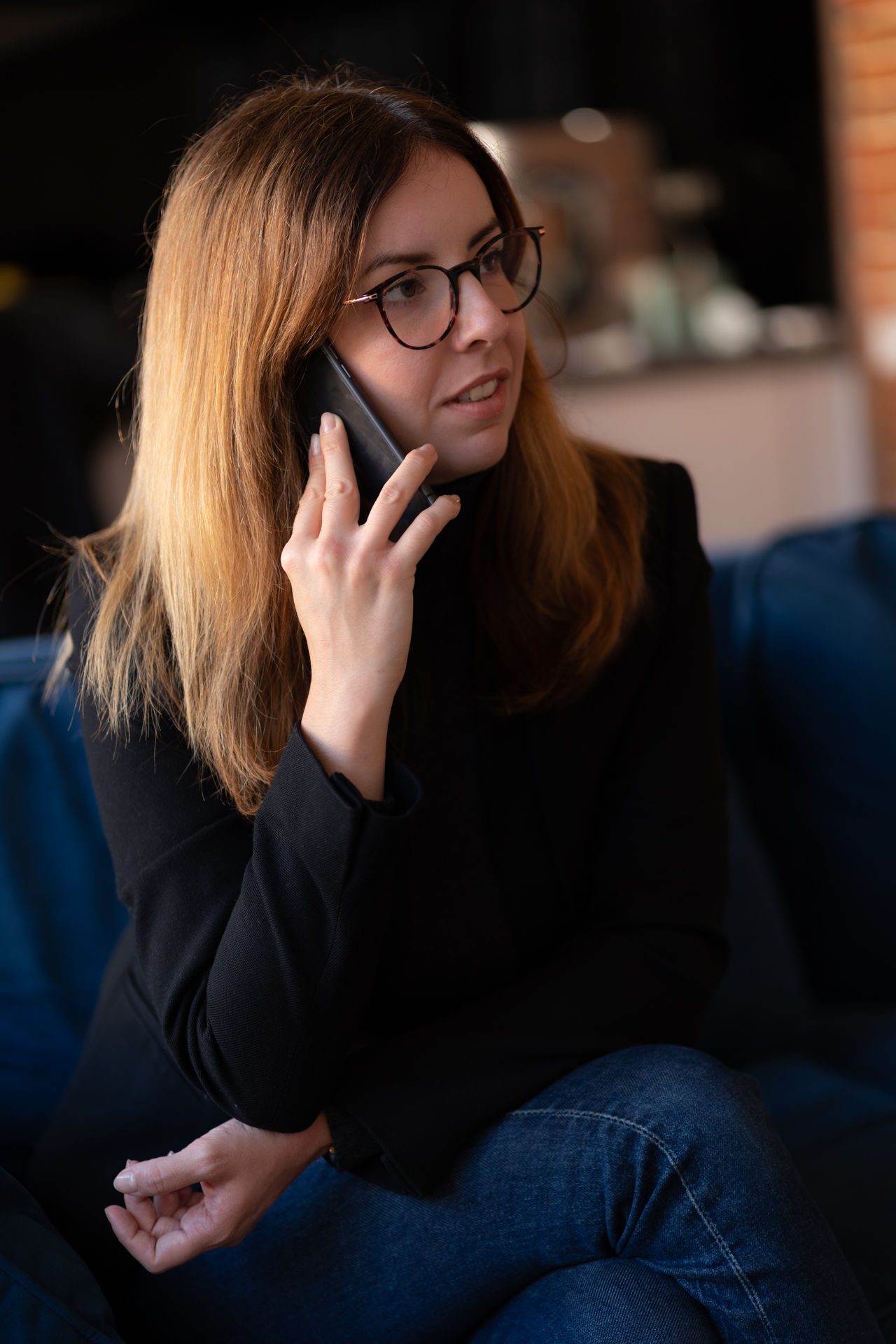 Mathilde au téléphone